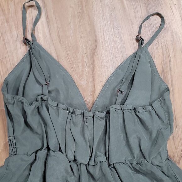 🔸️🔺️Lux Olive Green Silk Embroidered Sleeveless Blouse Medium - Picture 4 of 10